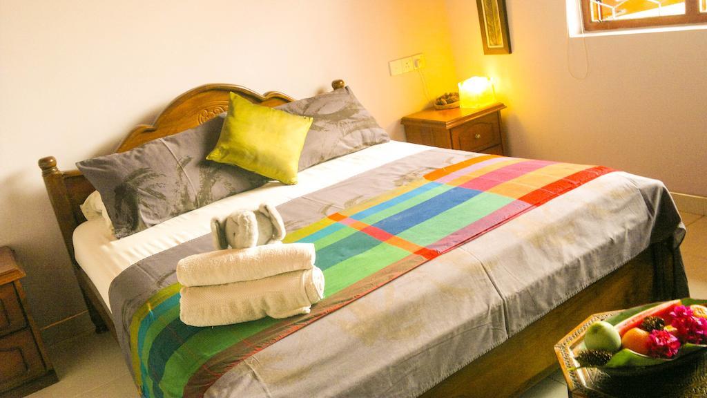 Serendib Guest House Негомбо Номер фото